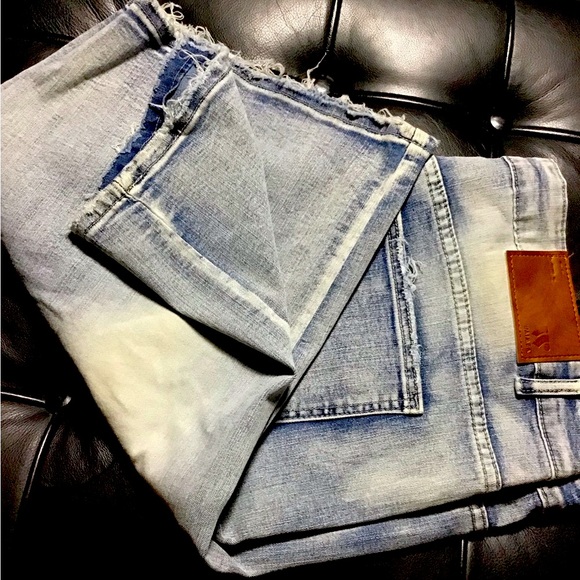 Men’s Denim Short Pants - Picture 3 of 4